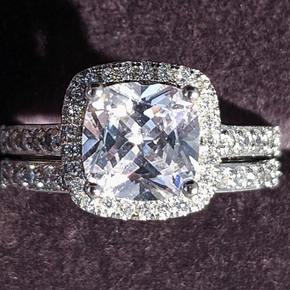 Sterling silver cushion cut engagement ring - Picture 3 of 4